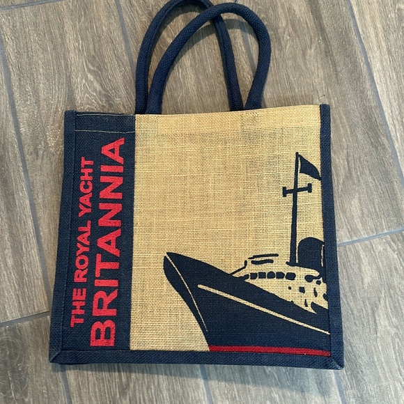 Brittania Royal Yacht canvas bag. Blue red and tan burlap. 13x12 without handles - Picture 1 of 4